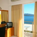 Hotel Flisvos 2*