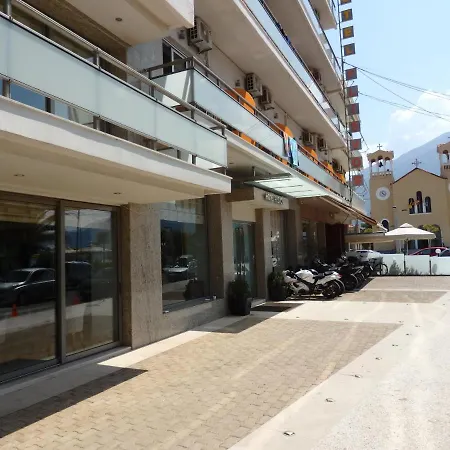 Hotel Flisvos