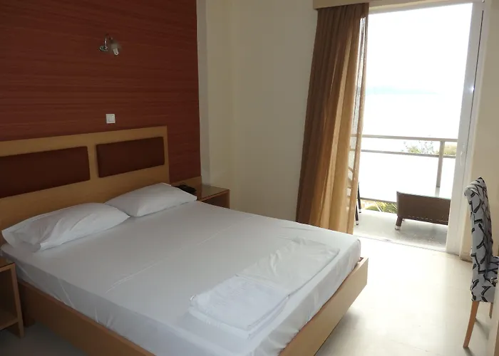 Flisvos Otel