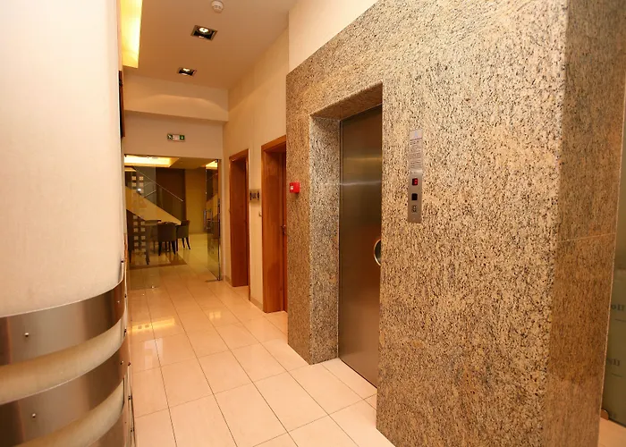 Flisvos Otel