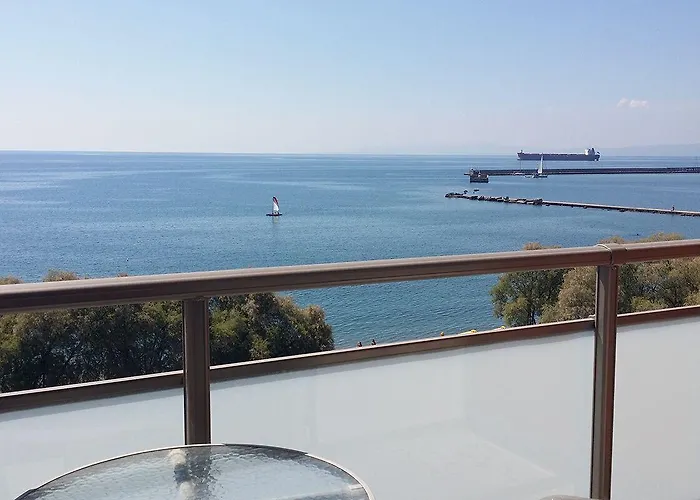 Flisvos Otel